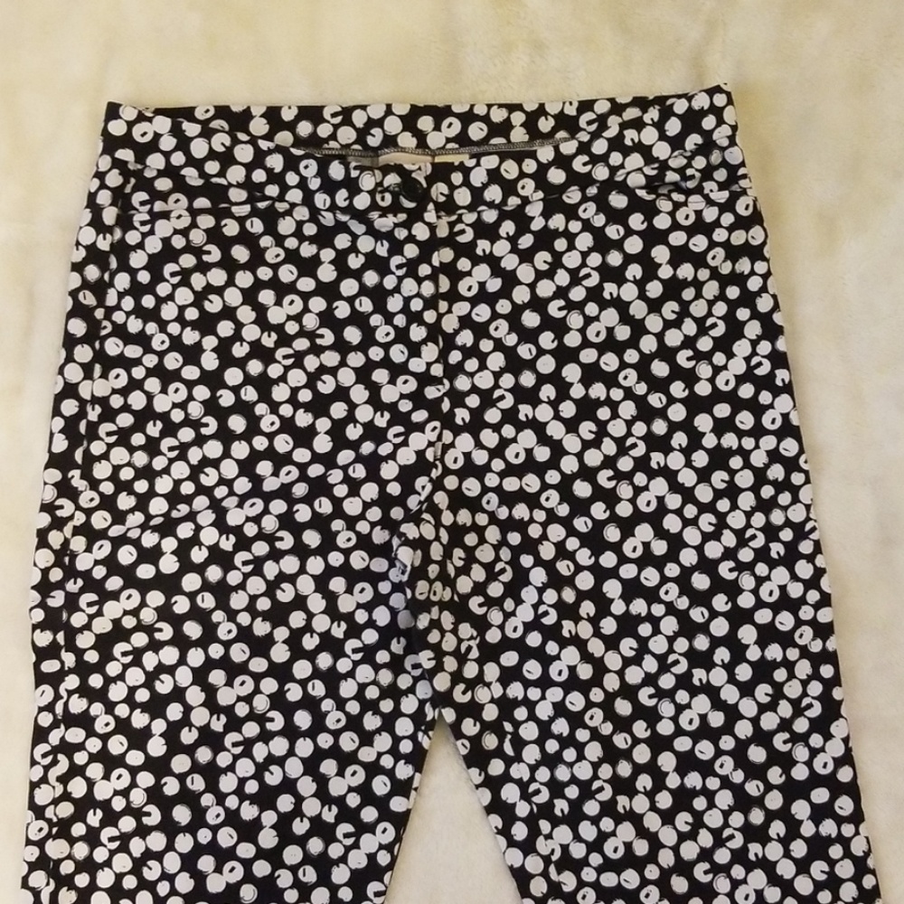 Blk/Wht Capris - Picture 2 of 4